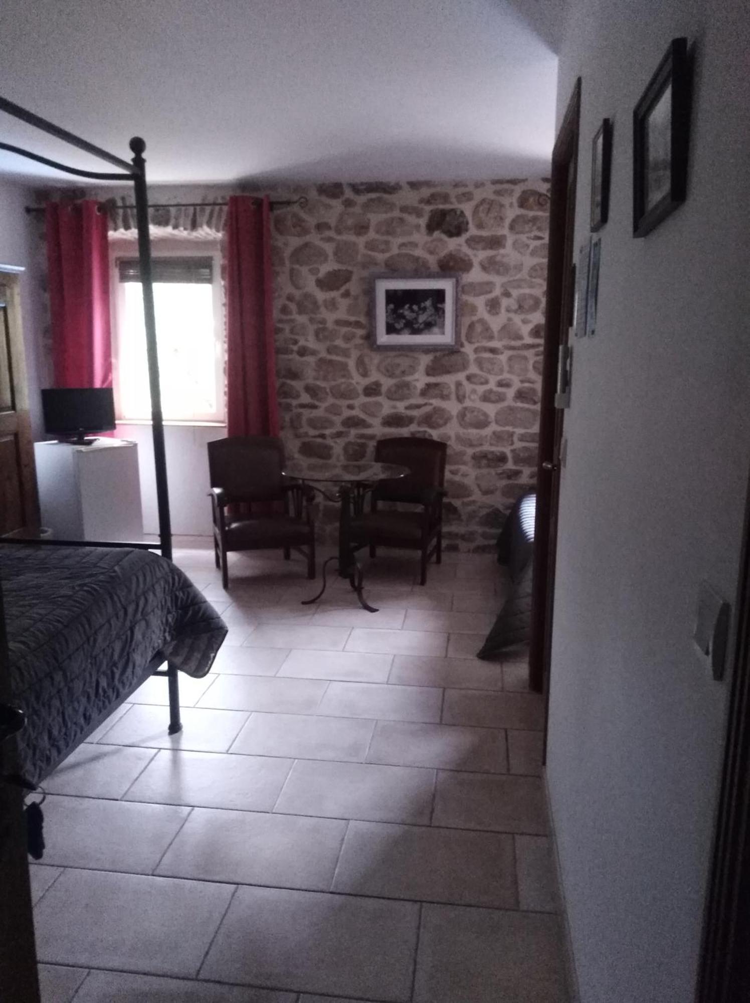 Le Mas de la Musardiere chambres d hotes Les Assions Exterior foto